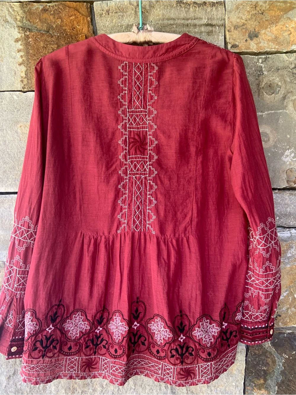 3J Workshop Johnny Was * Beautiful Maroon Embroidered Blouse - Picture 2 of 14